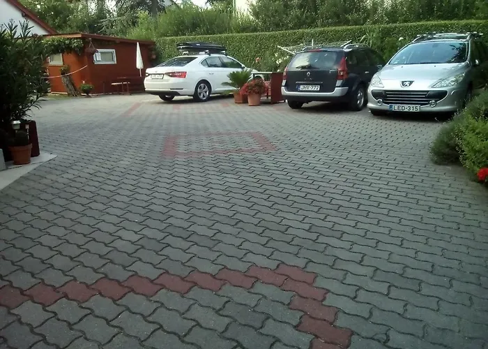 Kata Vendeghaz Πανσιόν 3*